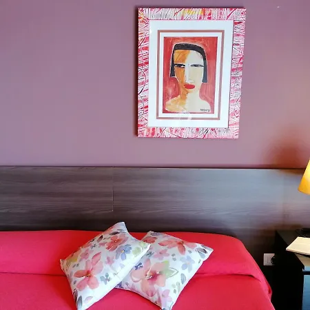 Inner City De Luxe Apartment