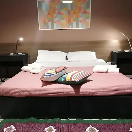 Inner City De Luxe Apartment