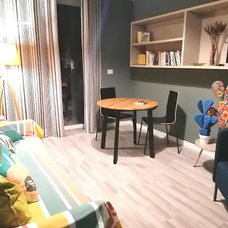Inner City De Luxe Apartment